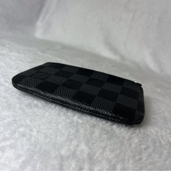 COPY - Louis Vuitton key pouch Used Gently - Picture 9 of 14
